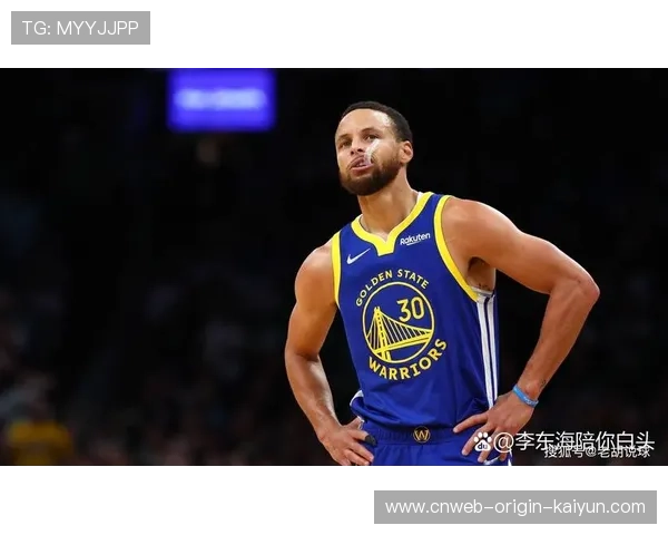 库里突破抛投得手，勇士球迷集体起立欢呼